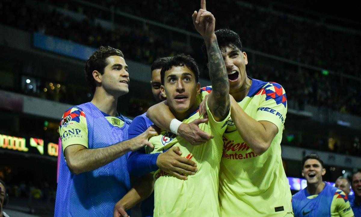 El América visitó el Estadio BBVA para vencer 3-0 a Rayados, que se quedó con un hombre menos, por expulsión, desde el primer tiempo