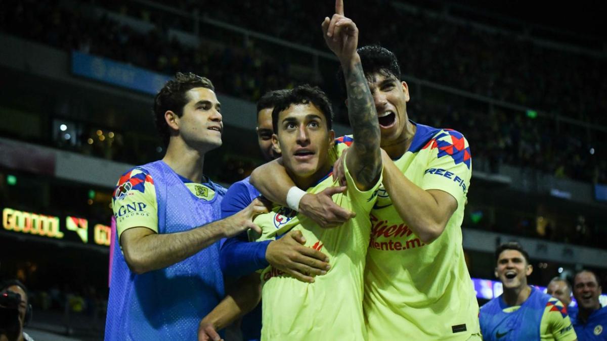 El América visitó el Estadio BBVA para vencer 3-0 a Rayados, que se quedó con un hombre menos, por expulsión, desde el primer tiempo