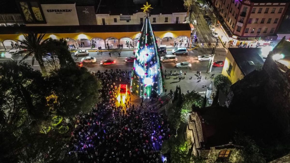 Foto:Especial|Tlalnepantla se llena de alegría y esperanza con el encendido del árbol de navidad y la inauguración del monumental nacimiento