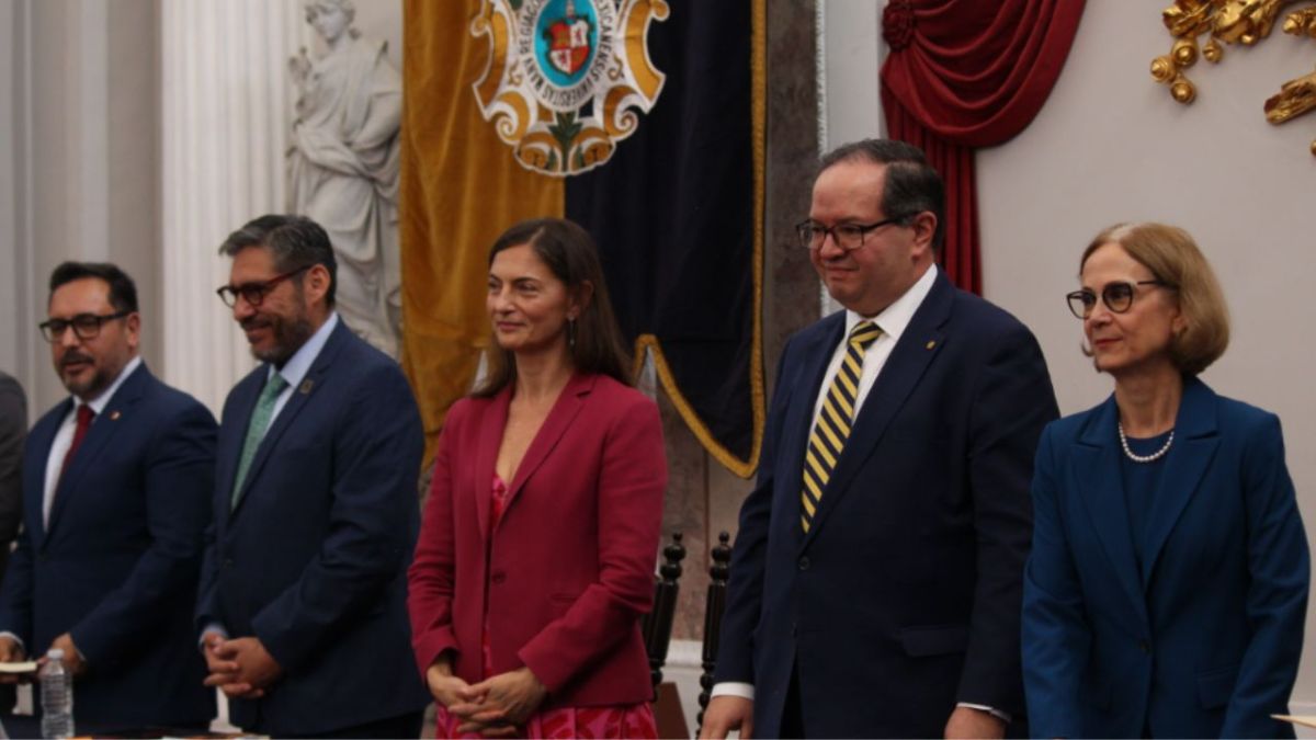 Fue inaugurada la 45.ª edición de la Feria Internacional del Libro (FIL) del Palacio de Minería, que se llevará a cabo del 22 de febrero al 4 de marzo.