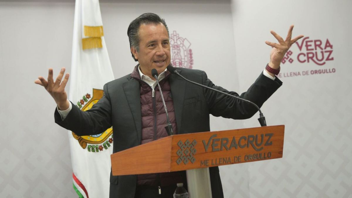 El presidente nacional del PRD, Jesús Zambrano, exigió la renuncia del gobernador de Veracruz, Cuitláhuac García.