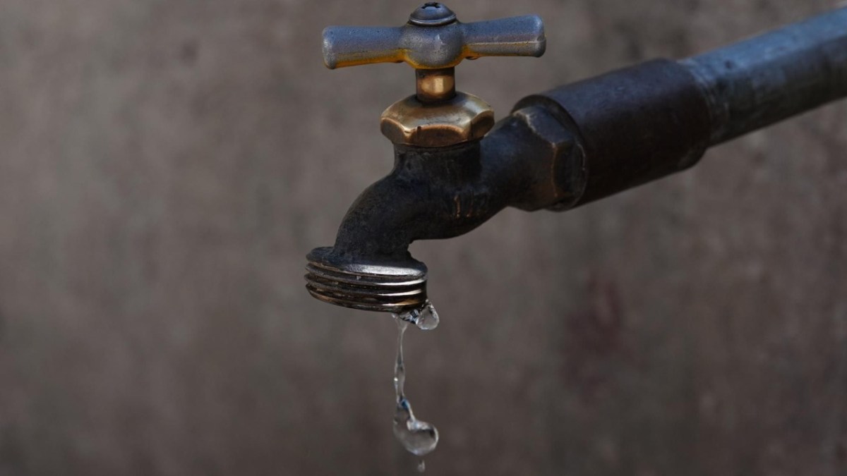 Foto: Cuartoscuro | Descartan afectaciones al agua de Gustavo A. Madero ante olor a combustible en drenaje.