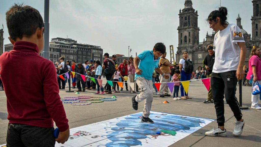 El jefe de Gobierno Martí Batres Guadarrama felicitó a las infancias de la capital al tiempo que los invitó a participar en las actividades lúdicas