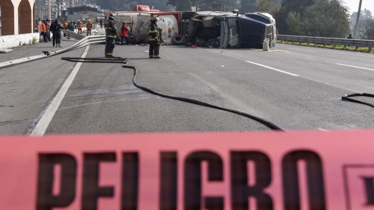 Foto:Cuartoscuro|Volcadura en la México-Toluca deja a 2 personas heridas