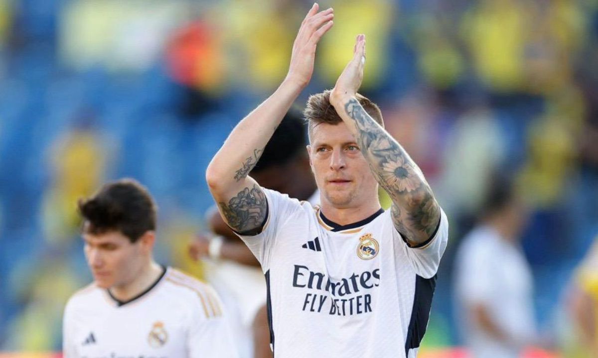 A diez años de su llegada y aún con dos partidos por disputar con el equipo, el mediocampista alemán Toni Kroos confirmó su salida del Real Madrid al cumplir con el calendario de la temporada 2023-2024