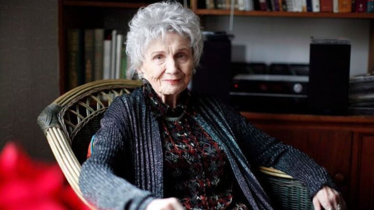 A los 92 años de edad, en la misma ciudad que la vio nacer durante la Gran Depresión, ha fallecido la cuentista Alice Munro.