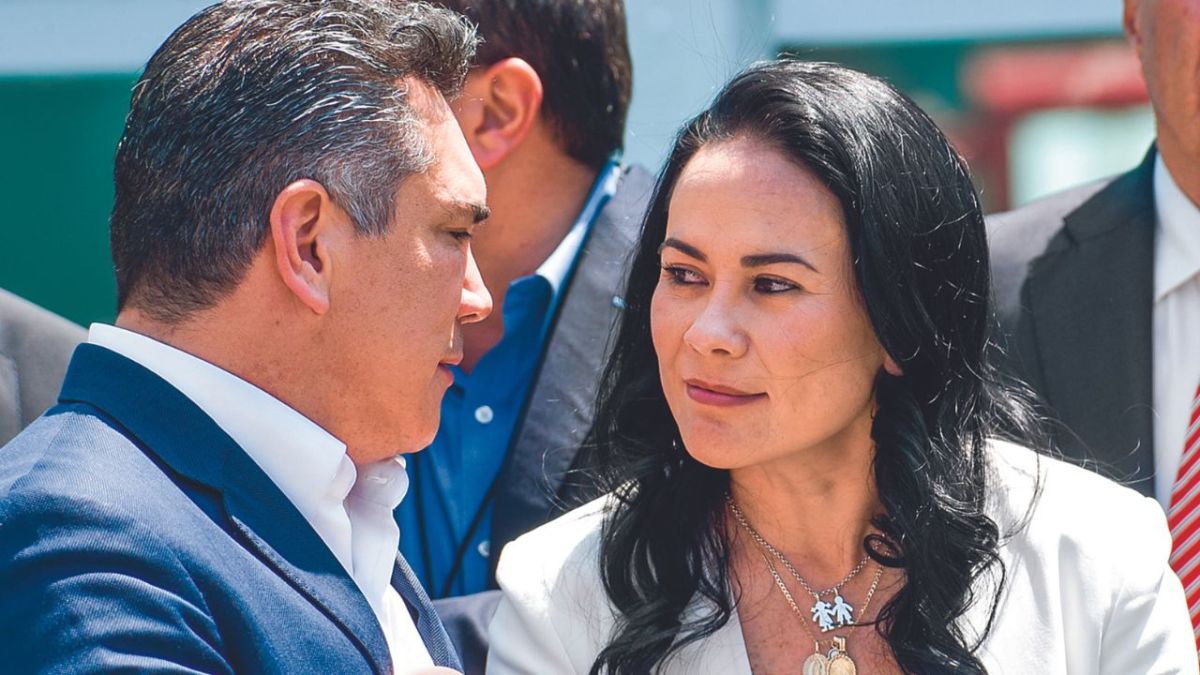 Otros tiempos. Alejandra Del Moral en compañía de Alejandro Moreno, líder del PRI, en marzo de 2023, cuando era candidata al Edomex por ese partido.