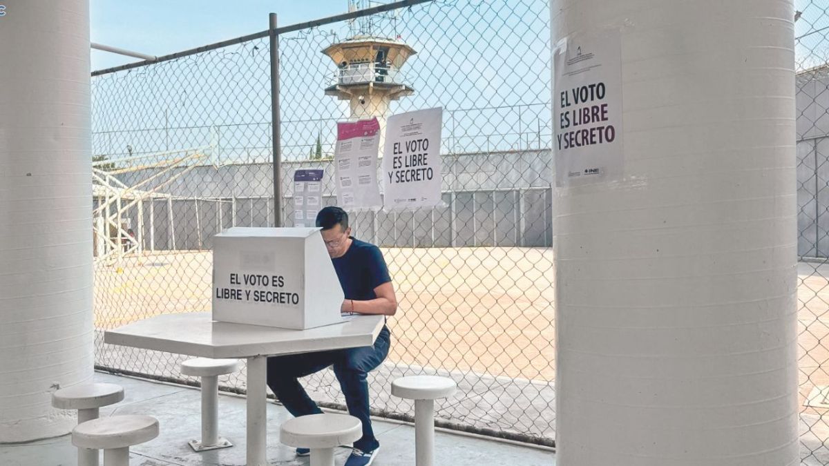 Democracia. En total secrecía y respeto a sus derechos políticos electorales, estas personas recluidas, pero sin sentencia, participaron en estos comicios.