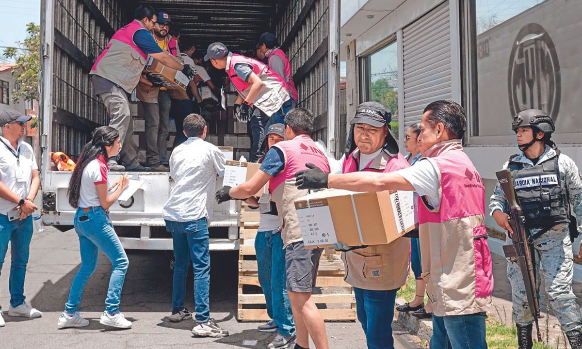 RECAUDO. De los 223 mil 961 votos que espera el INE, se han recibido 30 mil 512 votos postales, lo que representa un 54%.