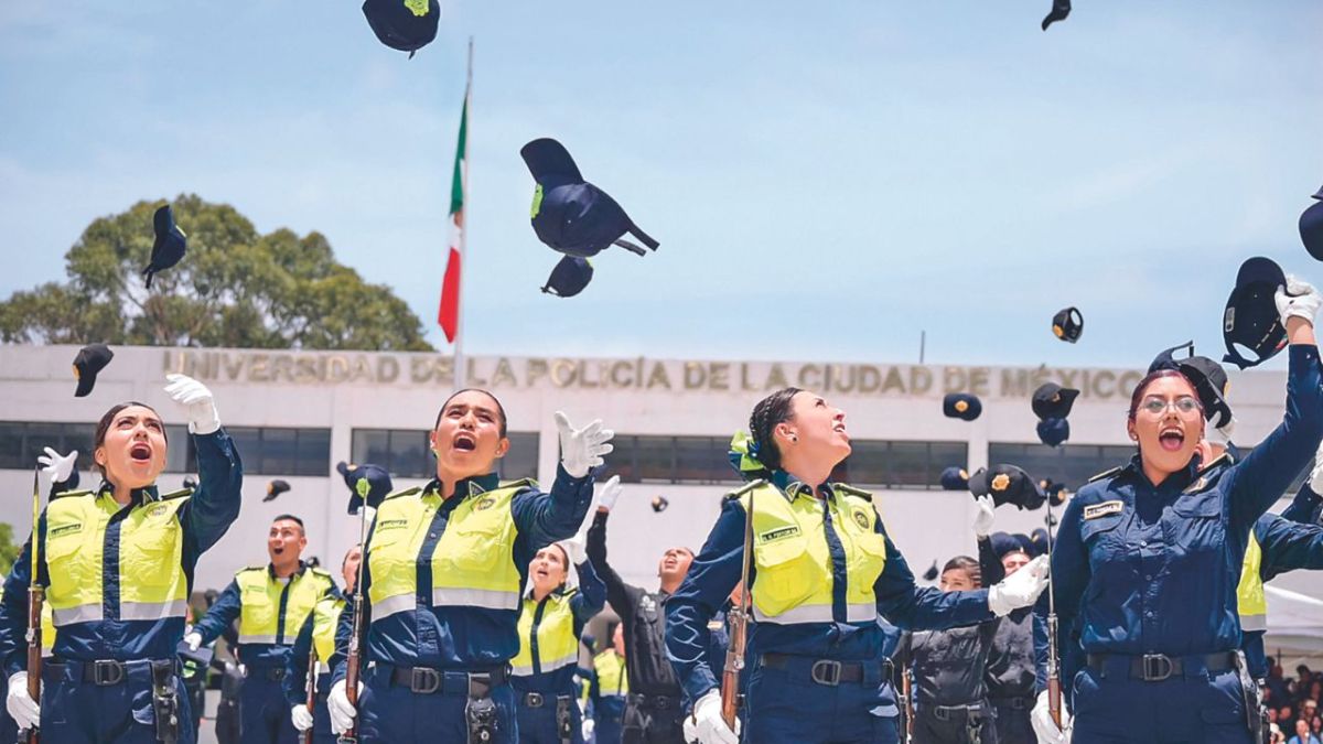 Datos. En esta generación de la Universidad de la Policía de la Ciudad de México, 157 mujeres concluyeron sus estudios, informó el mandatario local.