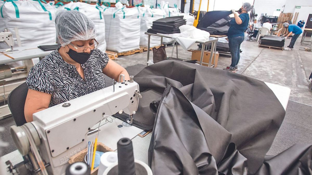 Los indicadores económicos recientes muestran debilidad y abren señales de un menor dinamismo de la economía mexicana, señaló el Centro de Estudio Económicos del Sector Privado