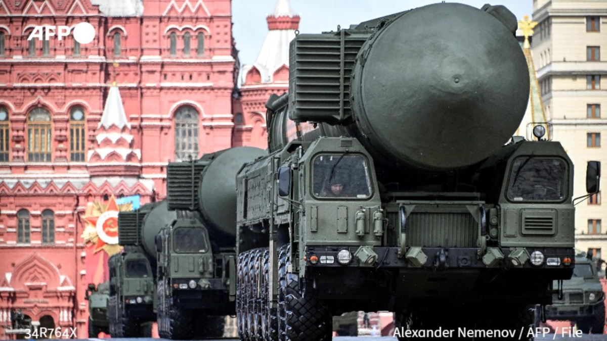 Rusia anunció el inicio de simulacros de armas nucleares tácticas en su Distrito Militar del Sur, que limita con Ucrania, como respuesta a presuntas "amenazas" occidentales.