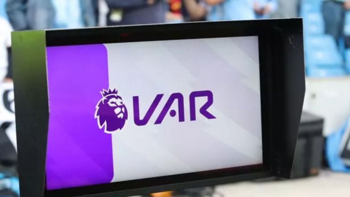 Iniciativa busca eliminar el VAR de la Premier League