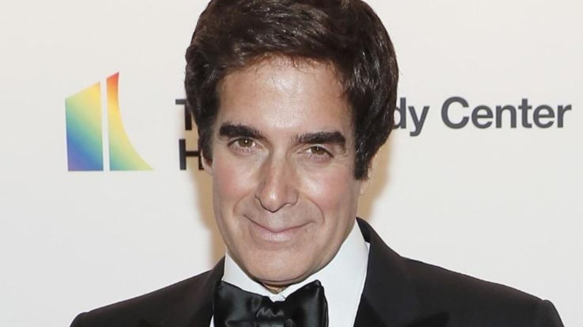 El mago estadounidense, David Copperfield, fue acusado de conducta sexual inapropiada por al menos 16 mujeres