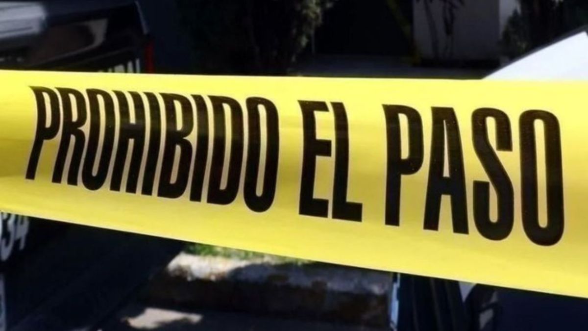Matan a navajazos a mujer y hieren a uno afuera de motel en Acapulco