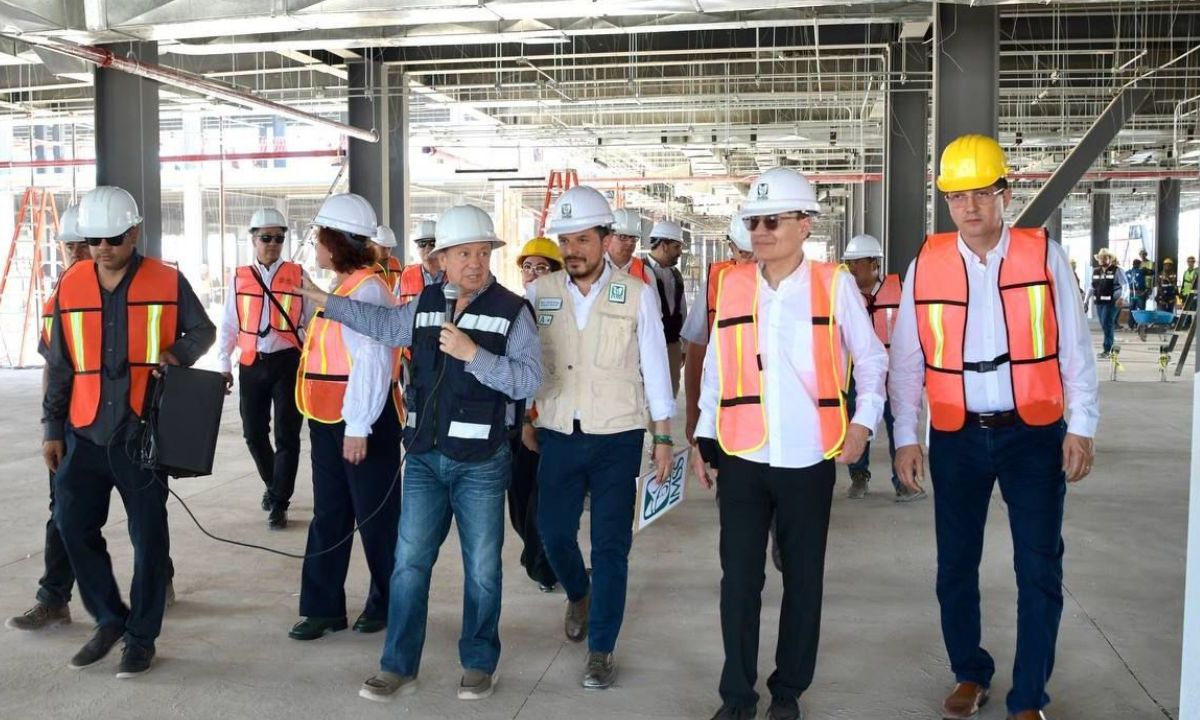 Durazo entrega 4 mil 198 becas a estudiantes de universidades públicas del municipio de Navojoa