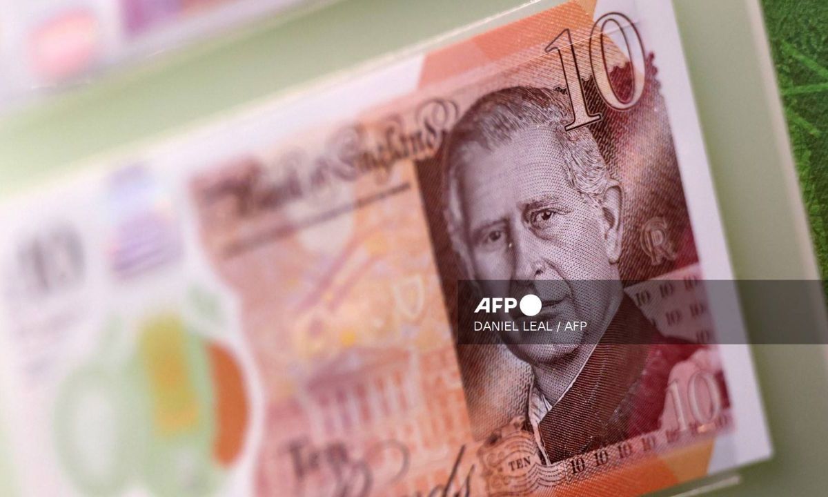 Entran en circulación billetes con la imagen del rey Carlos III
