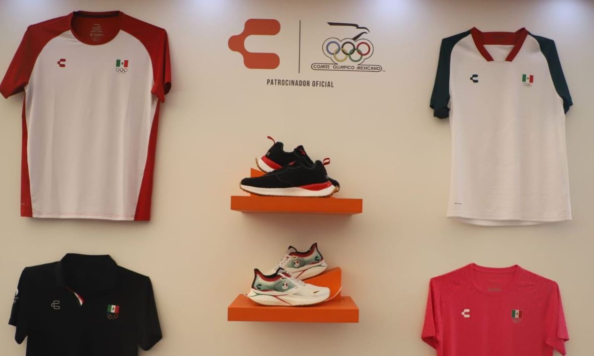 El COM presentó los uniformes oficiales con los que la comitiva deportiva participará en los próximos Juegos Olímpicos de París 2024.