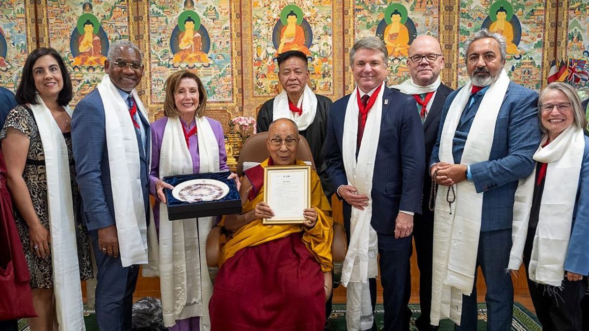 Legisladores estadounidenses se reúnen con el dalái lama, pese a críticas de China