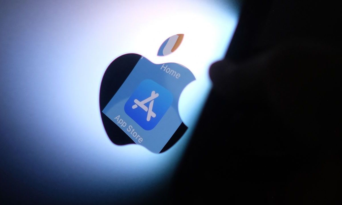 La Comisión Europea abrió ayer la vía a fuertes sanciones financieras contra Apple al determinar, de forma preliminar, que su tienda de aplicaciones App Store