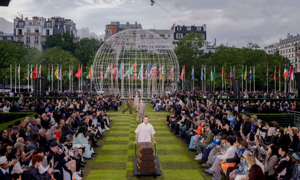 Pharrell Williams invocó la diversidad humana en la sede de la Unesco en París, con un nuevo desfile para la marca Louis Vuitton