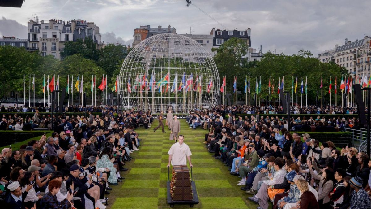 Pharrell Williams invocó la diversidad humana en la sede de la Unesco en París, con un nuevo desfile para la marca Louis Vuitton