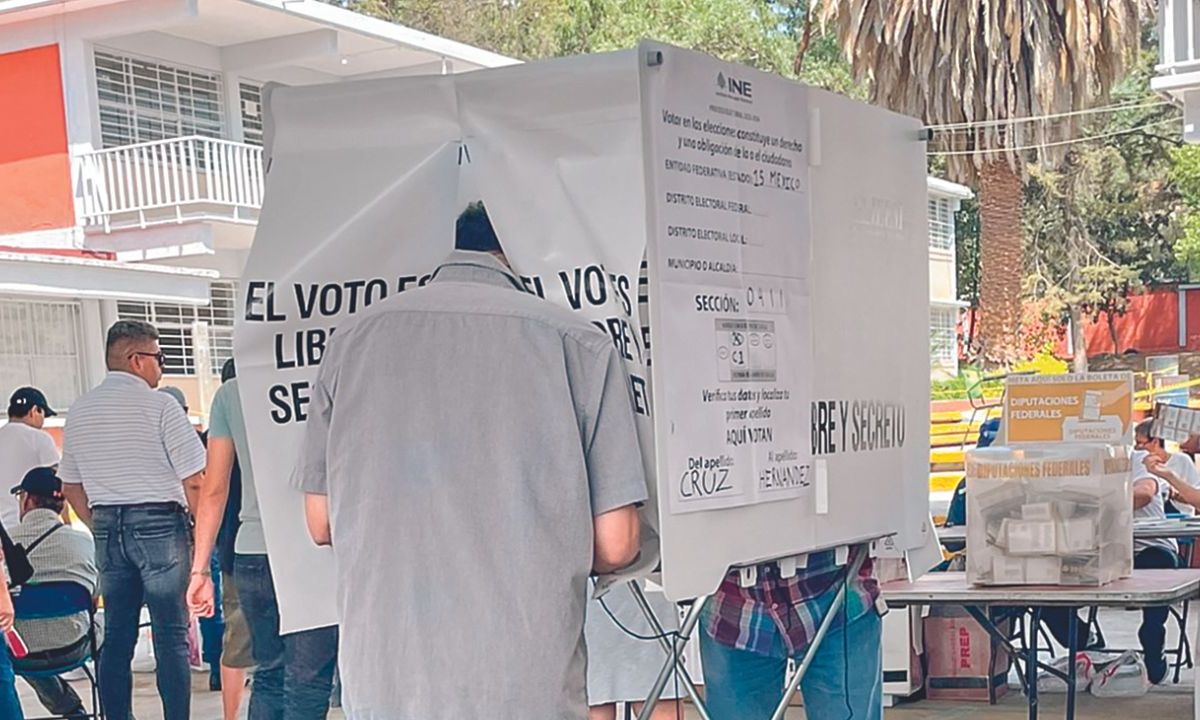 Interés. Los ciudadanos acudieron de manera copiosa a las urnas donde mostraron su interés en participar en esta jornada. 