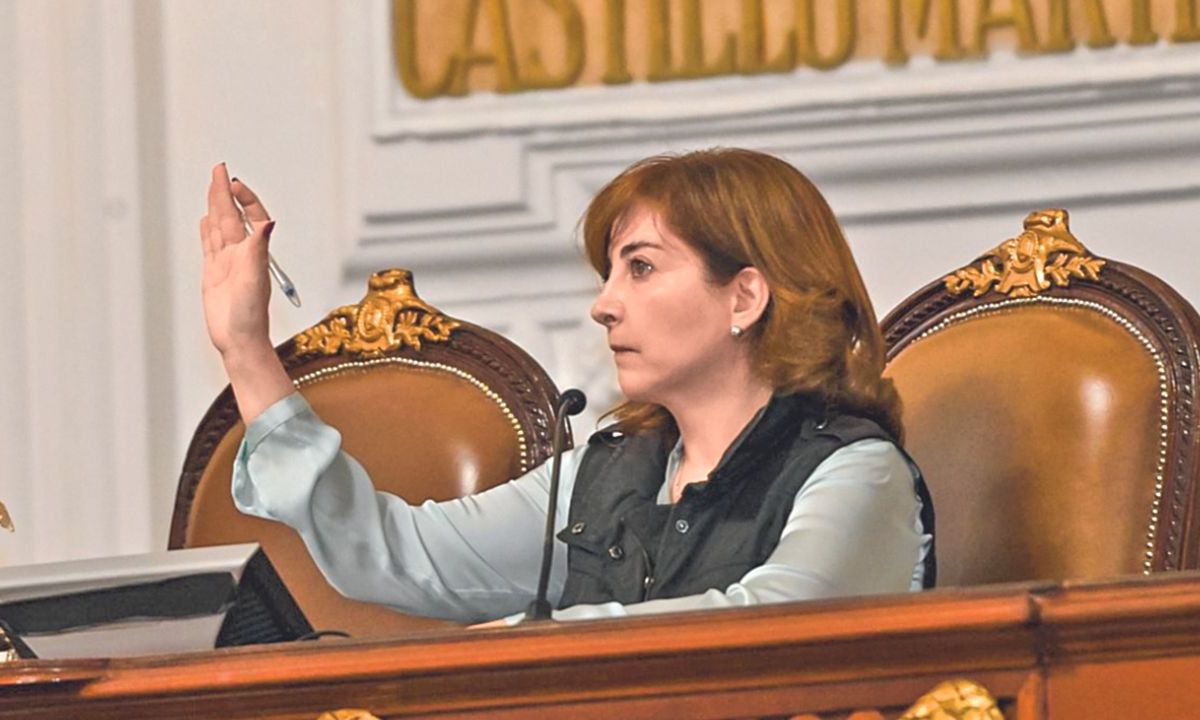 Paliativos. La presidenta del Congreso capitalino, Gabriela Salido, lamentó que el jefe de Gobierno considere que con mandar una pipa se acaba el desabasto.