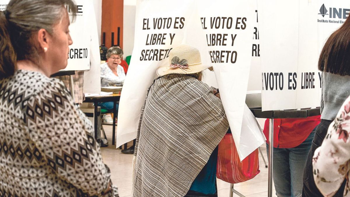 PARTICIPACIÓN. Más de 8 millones de mexiquenses salieron este domingo a las urnas.
