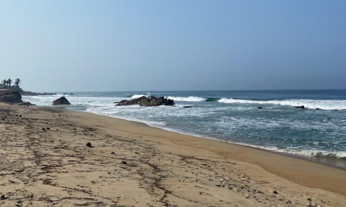 Guerrero. Autoridades piden a la población restringir las actividades en el mar y la playa