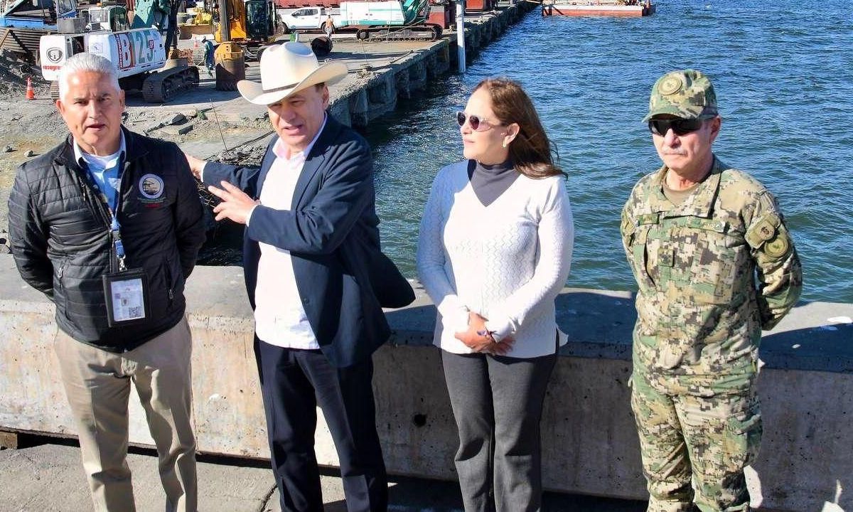 Iniciará Gobernador Durazo plan piloto para envío de vehículos de Ford por Puerto de Guaymas