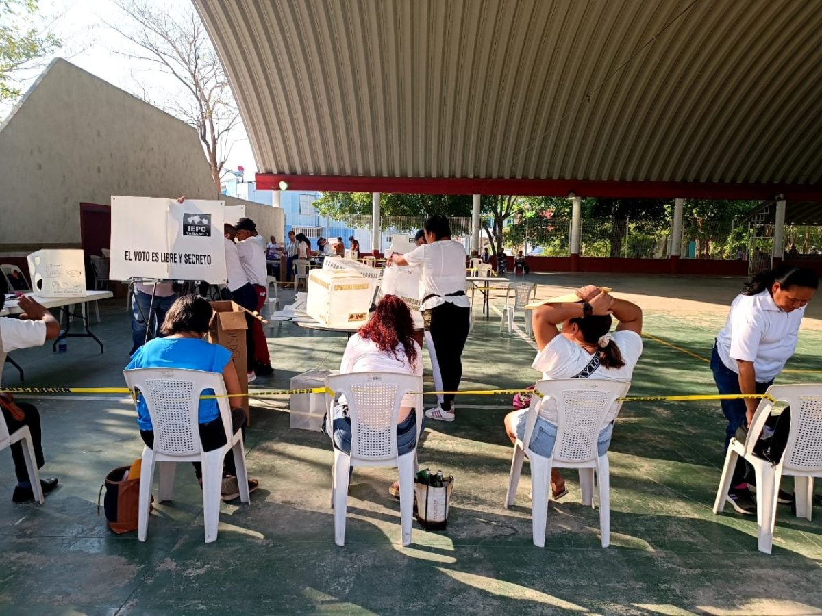Con 288 casillas instaladas, comenzaron las elecciones en Tabasco para elegir gobernador, alcaldes y diputados locales de mayoría.