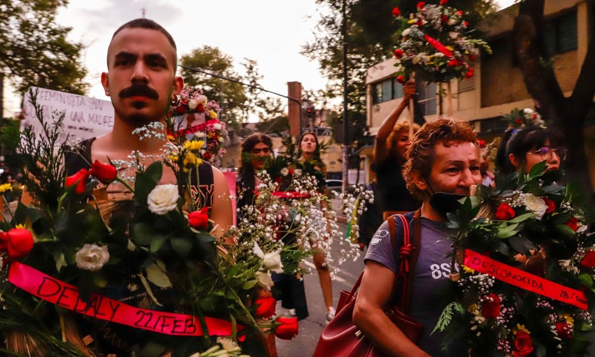 Manifestantes del Bloque Disidente protestaron por 8 transfeminicidios recientes en la Ciudad de México