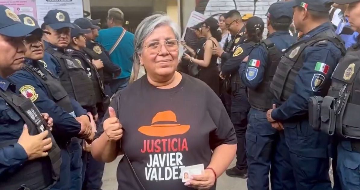 Griselda Triana, viuda del Javier Valdez, periodista asesinado, votó por el comunicador asesinado y exigió justicia.