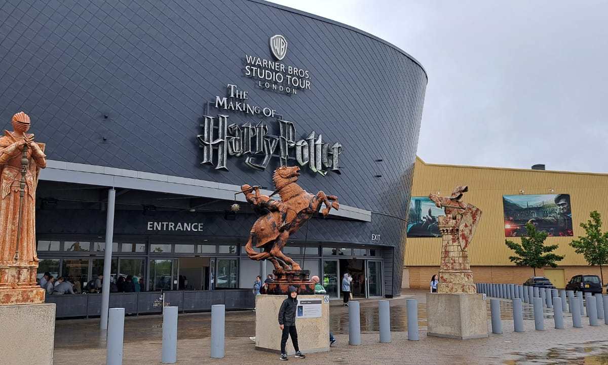 Los aficionados de la saga “Harry Potter” acuden desde todos los rincones del planeta a Escocia y al Reino Unido a la atracción.