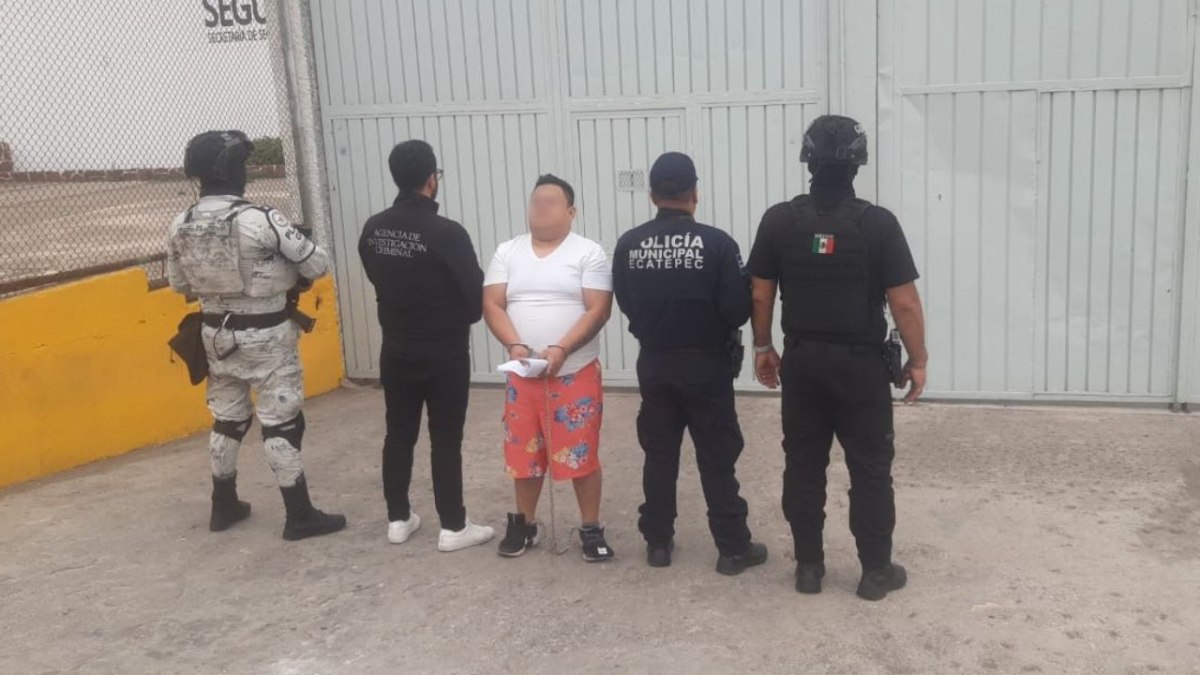 En medio de un fuerte operativo, esta mañana fue detenido en el municipio de Ecatepec, Ismael Rufino "N", vinculado a candidata municipal