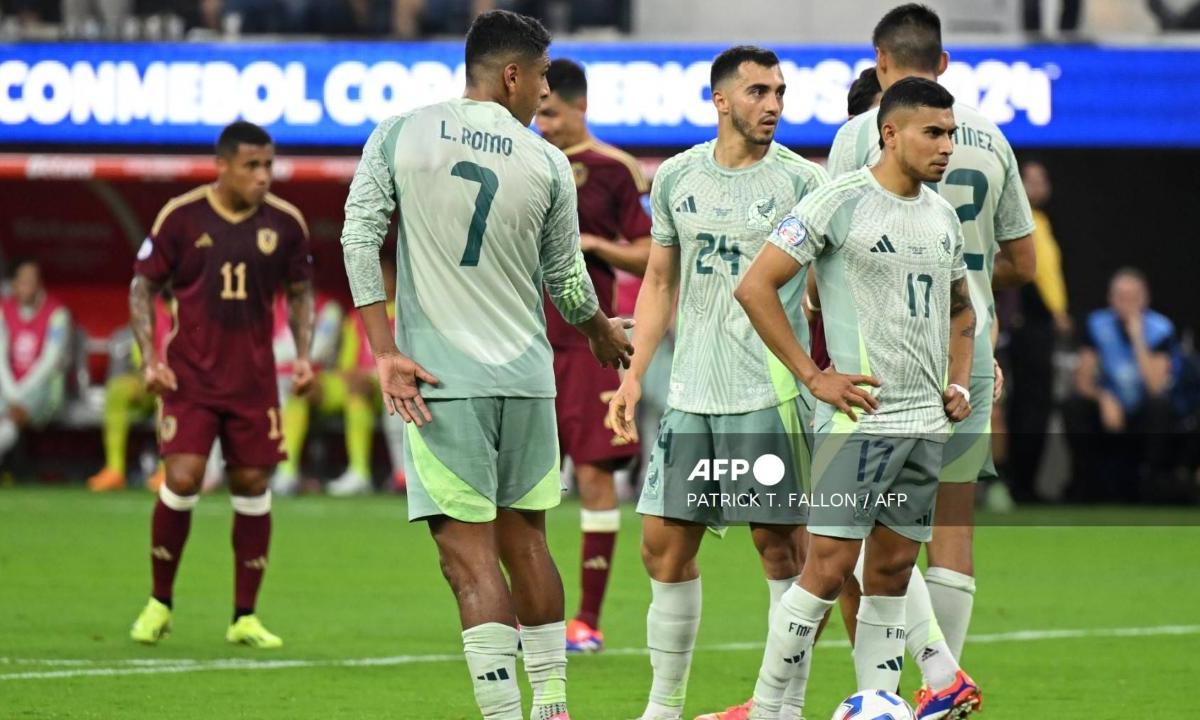 Ni con un penalti a favor México pudo empatar a su similar de Venezuela en su segundo partido de Copa América, para terminar cayendo 1-0
