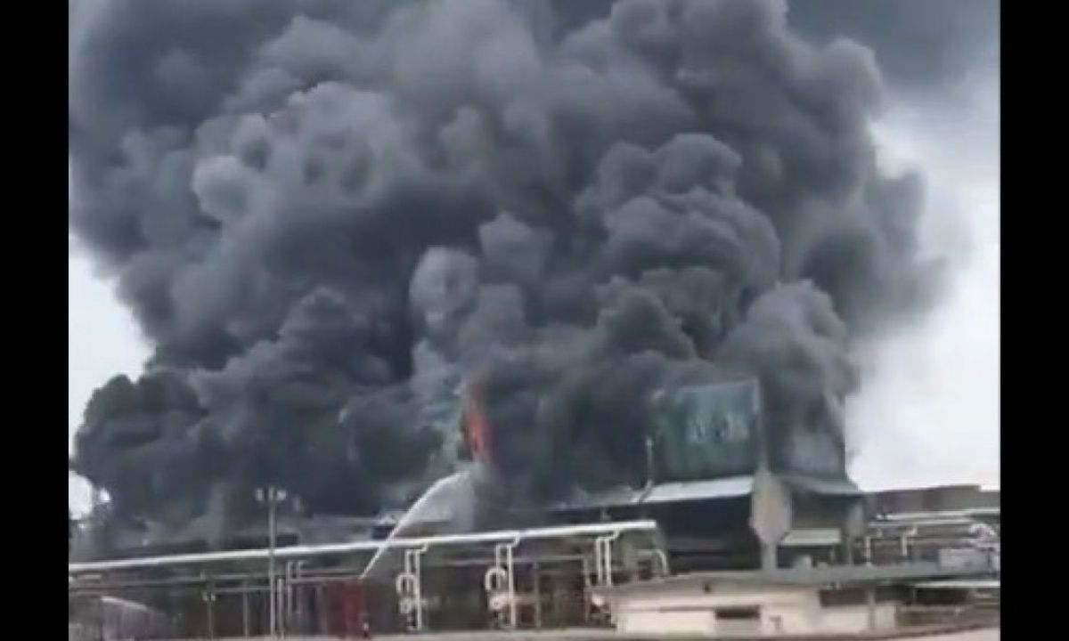 El estallido de un procesador de gas del complejo petroquímico de Nuevo Pemex generó un incendio en las instalaciones ubicadas en el municipio de Reforma, Chiapas