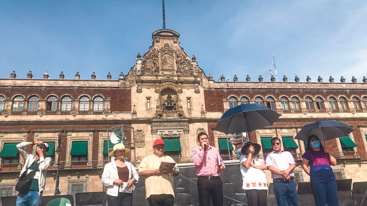 Se van. Después de 27 días de plantón en el Zócalo, tras la reunión del Presidente con la Coordinadora Nacional de Trabajadores de la Educación (CNTE) anunciaron su retirada. 