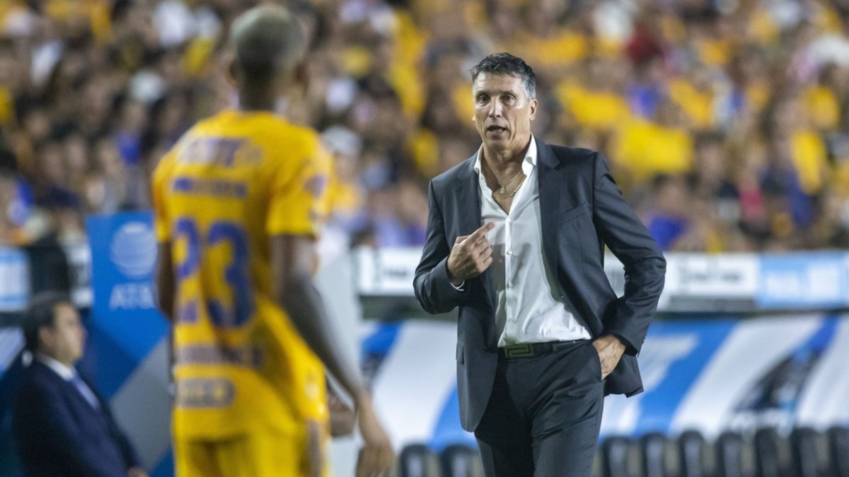 Durante la mañana de este martes 4 de junio comenzó a surgir el rumor de que Robert Dante Siboldi dejaba de ser entrenador de Tigres.