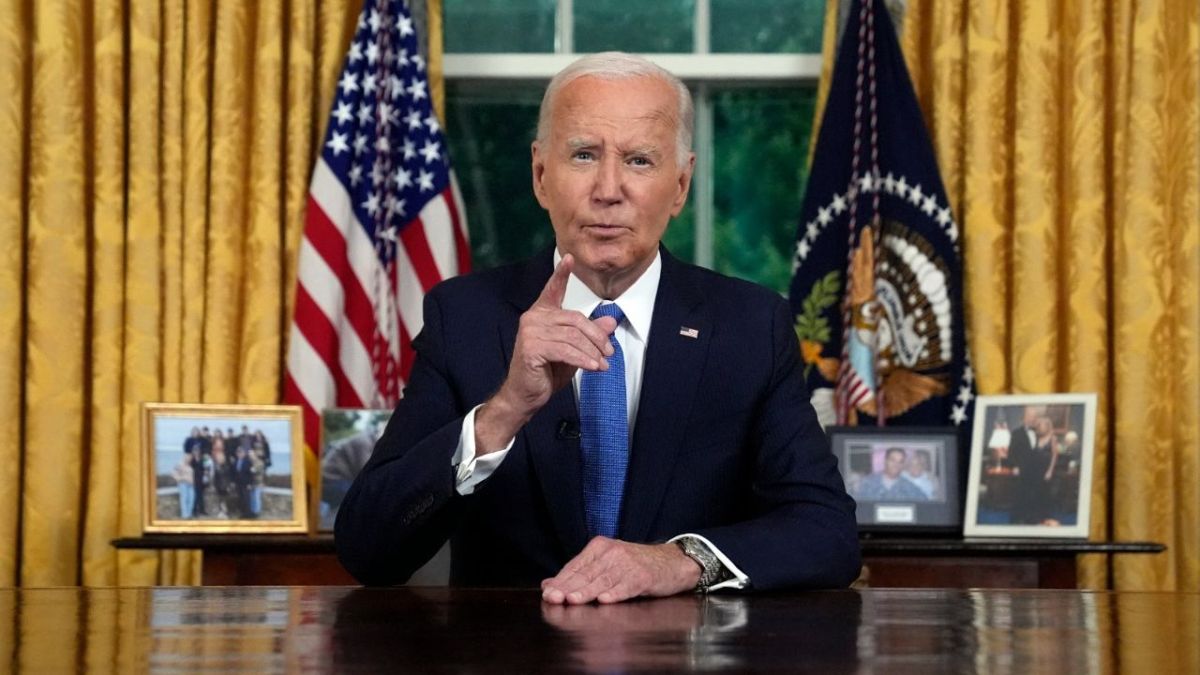 Biden reaparece desde la Oficina Oval y llama a defender la democracia