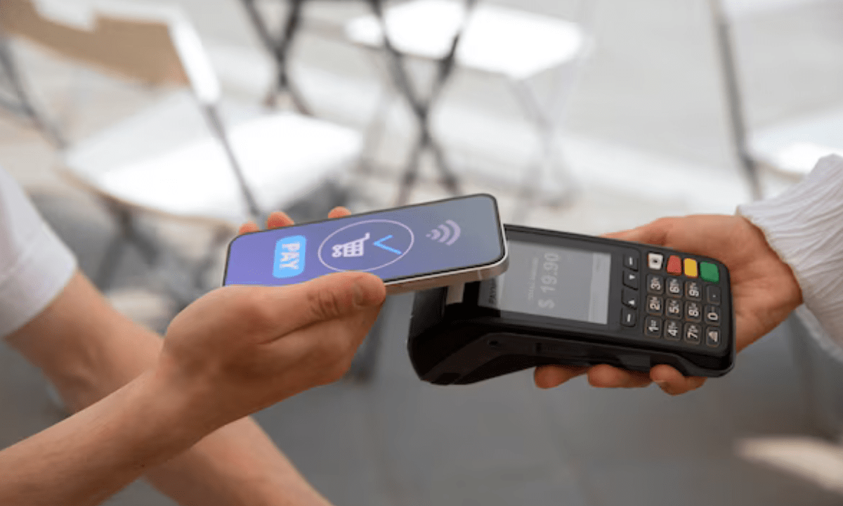 Conoce cómo puedes utilizar, a través de tus dispositivos móviles, la tecnología NFC para realizar pagos e intercambiar información.