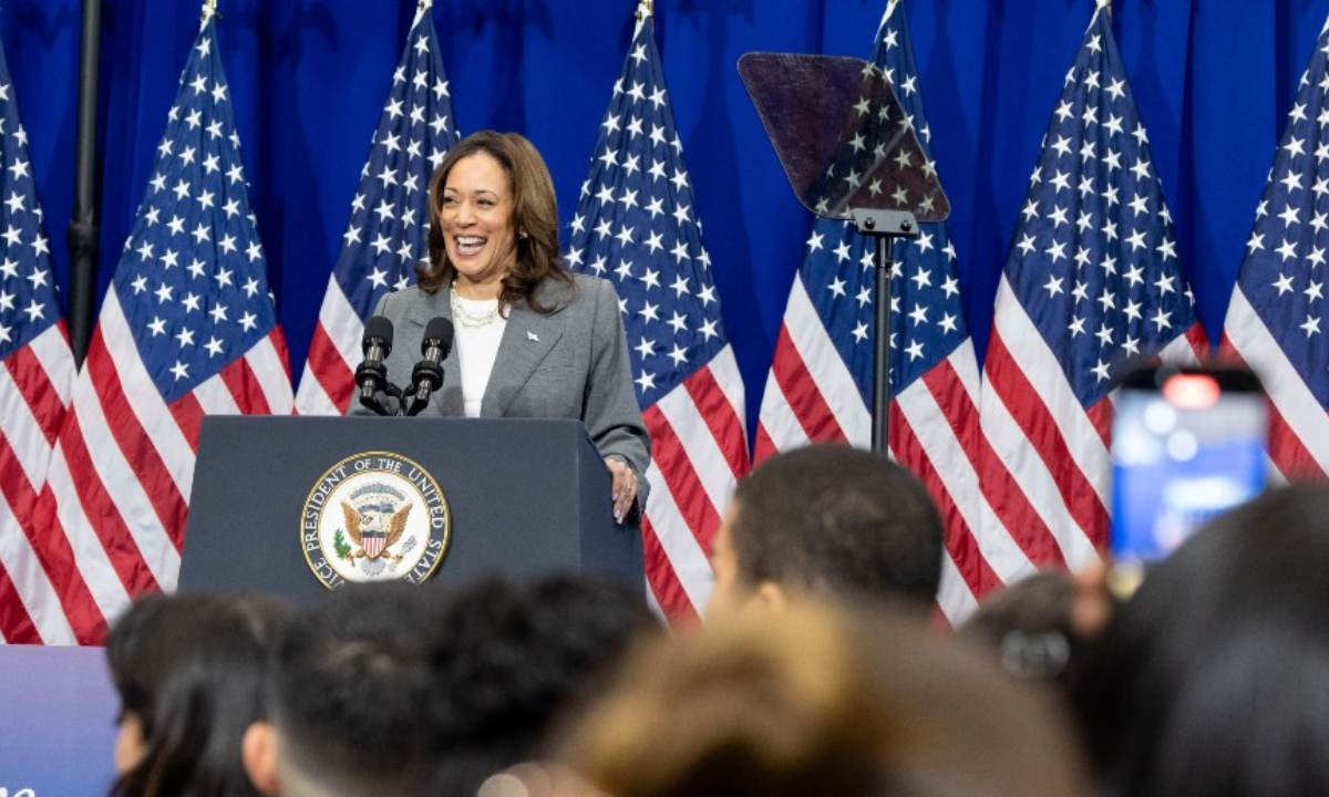 Harris lanza video para impulsar su candidatura a la Casa Blanca