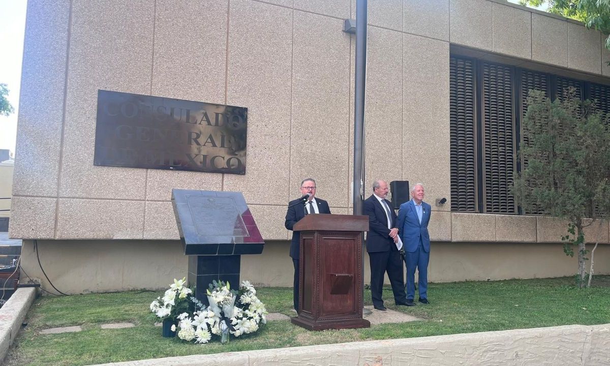 La secretaria de Relaciones Exteriores, Alicia Bárcena Ibarra visitó El Paso Healing Garden, monumento nacional que conmemora a las víctimas del tiroteo, en el marco de su gira de trabajo en el estado de Texas el pasado abril