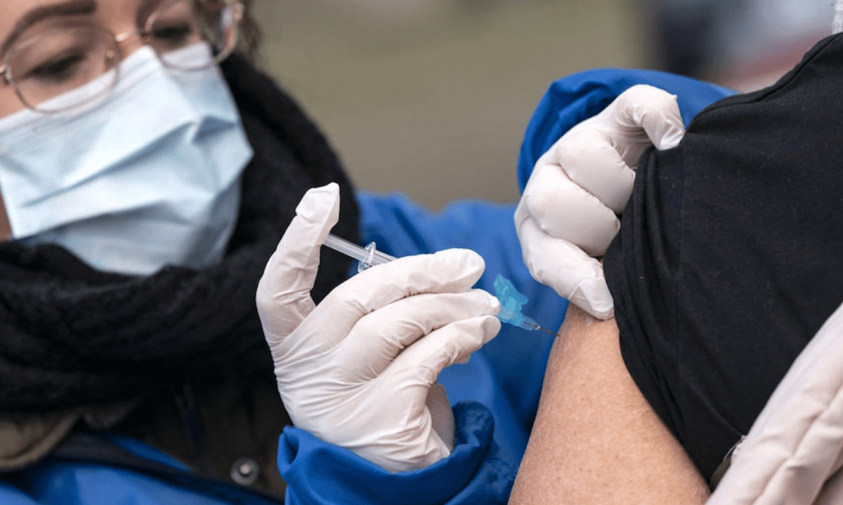 OMS registra un descenso en la vacunación contra el covid-19