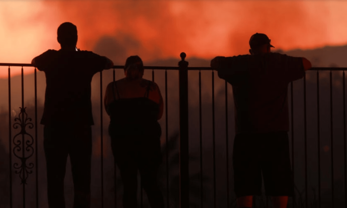 Incendios forestales y olas de calor extremo abrasan el oeste de EU