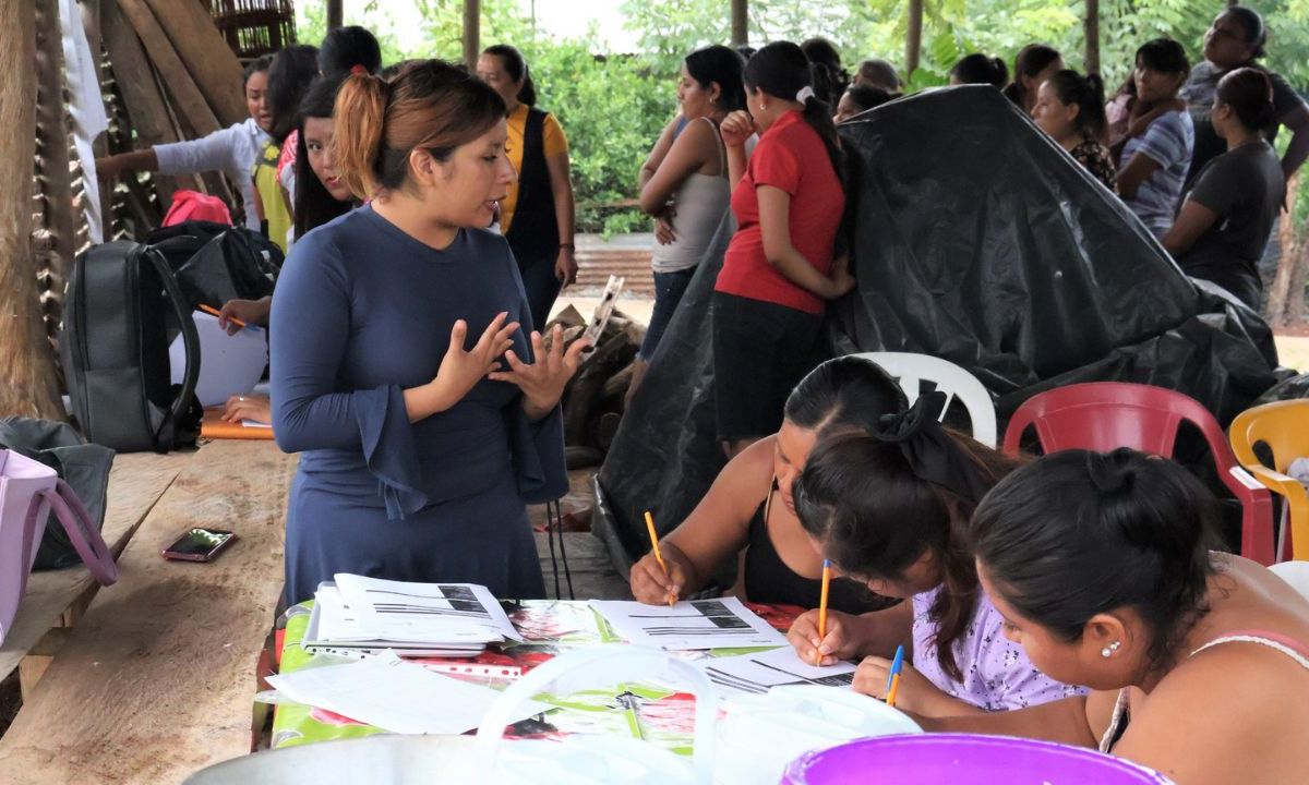 Hidalgo replica estrategia nacional para reactivar la economía de mujeres