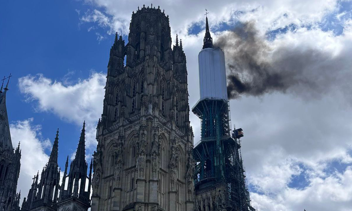 Incendio en la catedral de Rouen