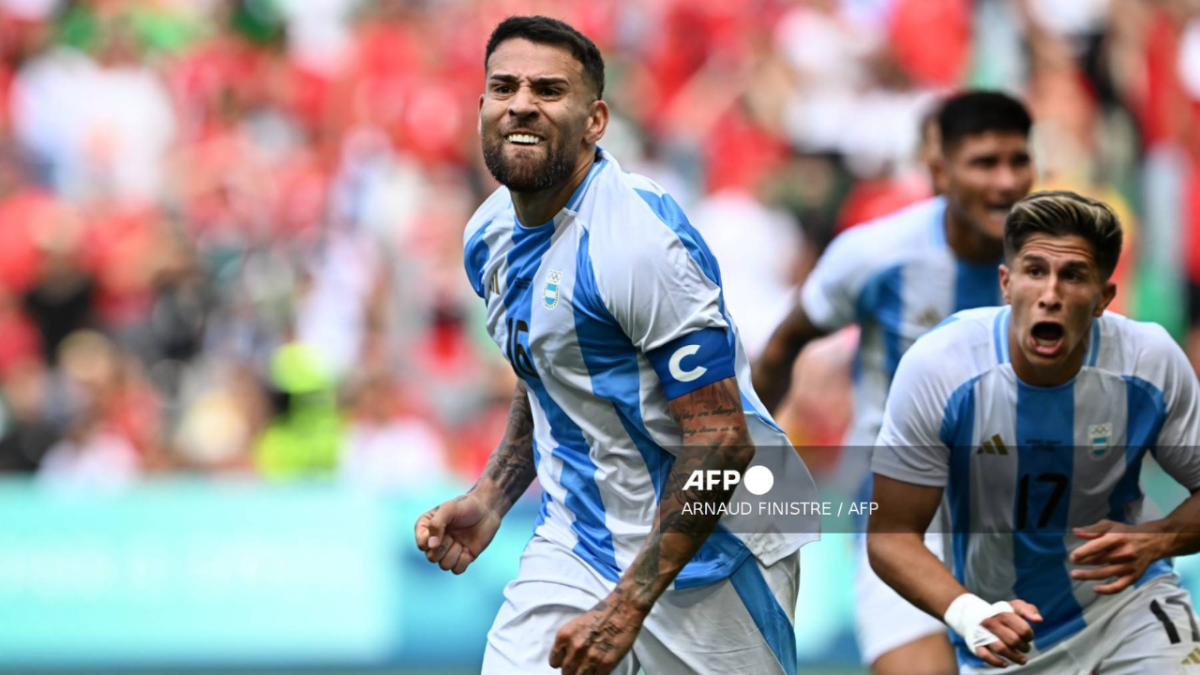 Debut de la selección de España y Argentina