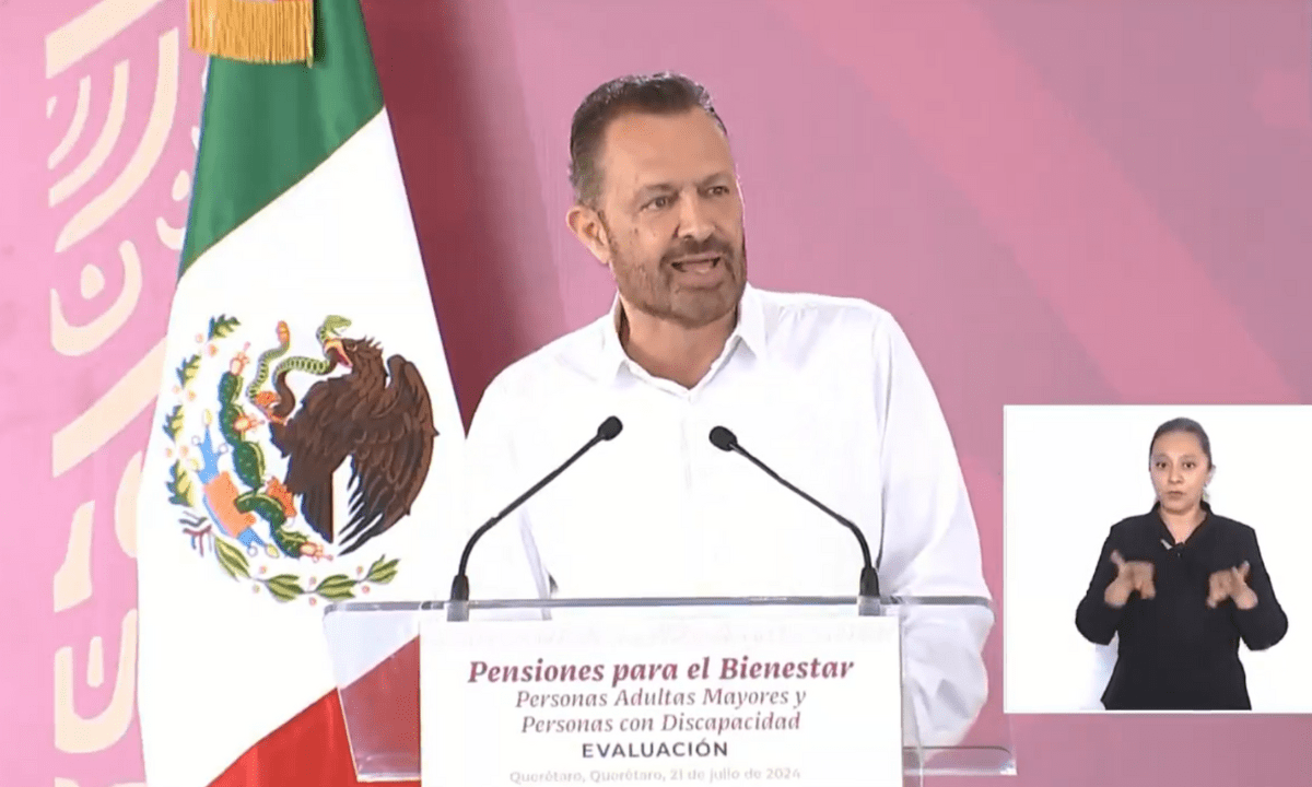 Abucheos al gobernador de Querétaro